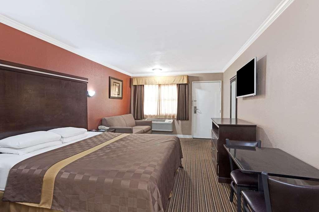 Travelodge By Wyndham Whittier Pokoj fotografie