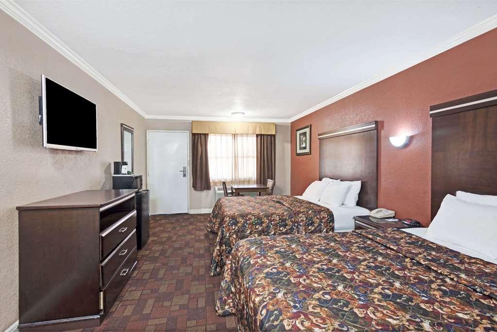 Travelodge By Wyndham Whittier Pokoj fotografie